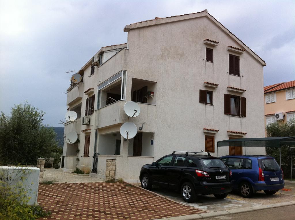 Apartment Lea Cres Esterno foto