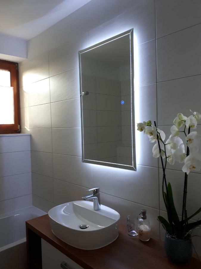 Apartment Lea Cres Esterno foto