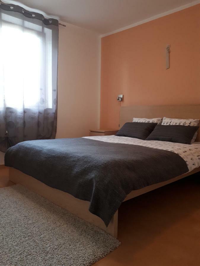 Apartment Lea Cres Esterno foto